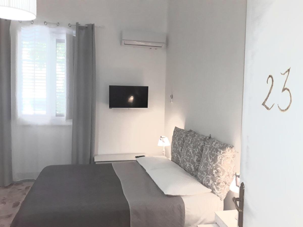 Franco-Home Palermo Bagian luar foto