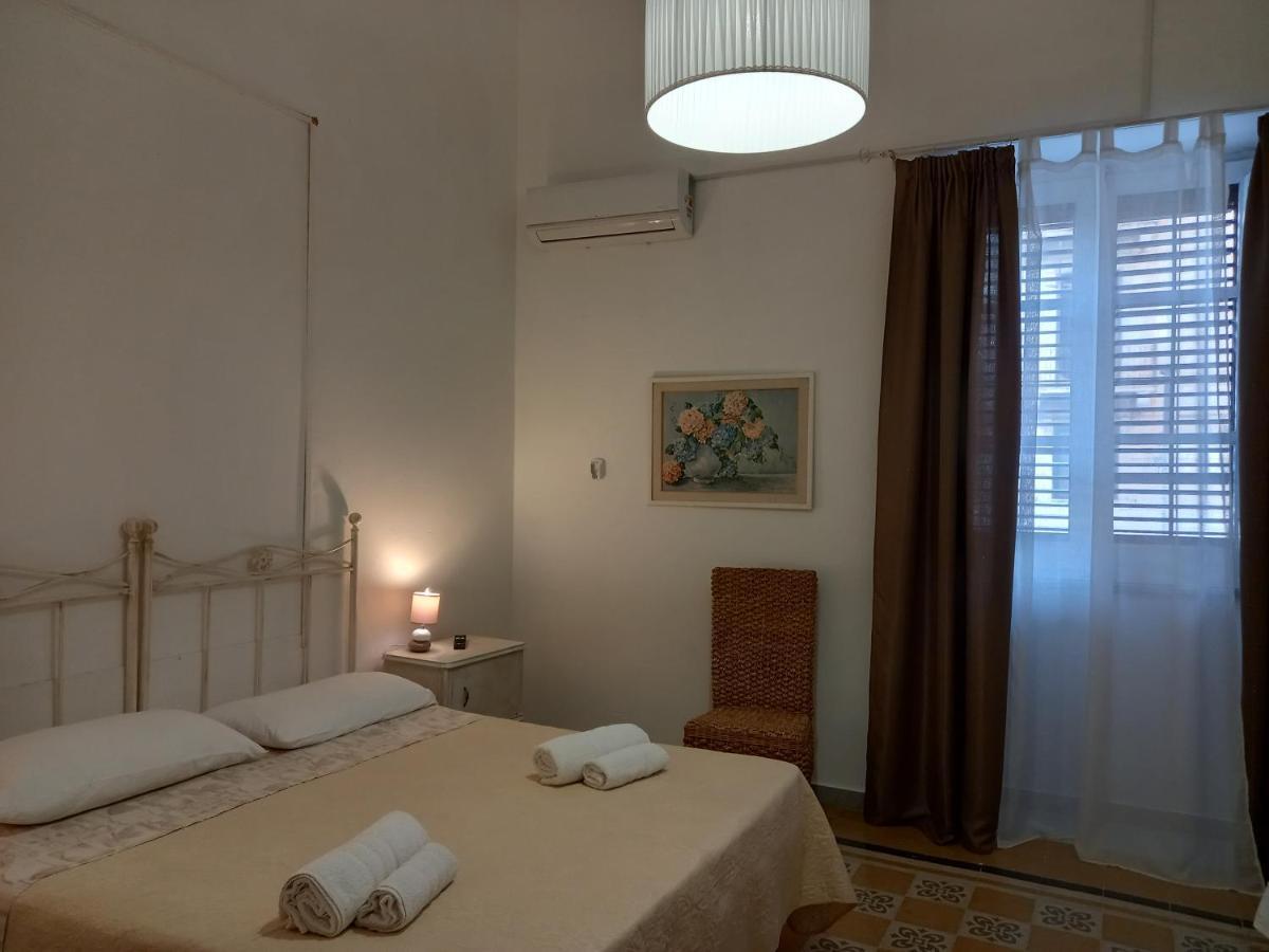 Franco-Home Palermo Bagian luar foto
